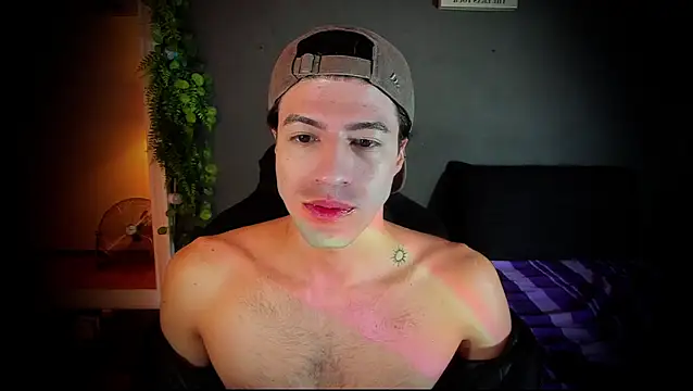 Snapshot of newjeff chatting on 11/17/25, 10:21 newjeff online show from 11/17/25, 10:21