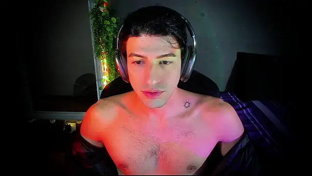 Snapshot of newjeff chatting on 11/17/25, 10:26 newjeff online show from 11/17/25, 10:26