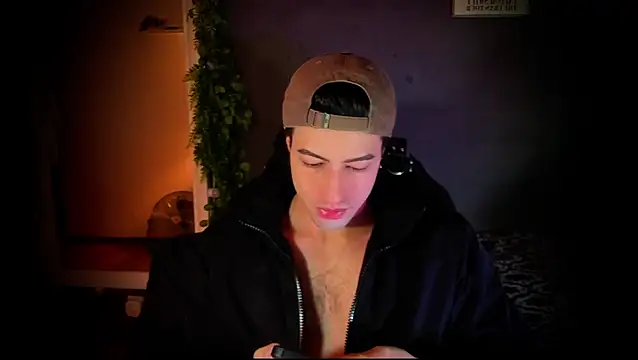 Snapshot of newjeff chatting on 11/24/25, 09:20 newjeff online show from 11/24/25, 09:20