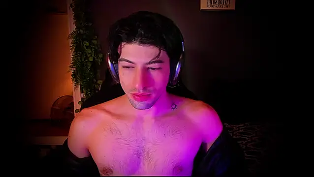 Snapshot of newjeff chatting on 11/25/25, 10:43 newjeff online show from 11/25/25, 10:43