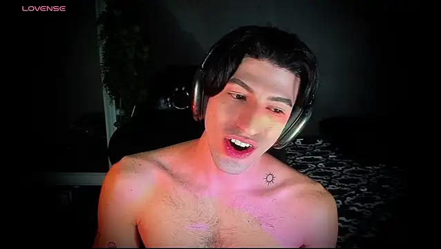 Snapshot of newjeff chatting on 12/03/25, 01:57 newjeff online show from 12/03/25, 01:57