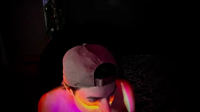 Snapshot of newjeff chatting on 12/18/25, 12:22 newjeff online show from 12/18/25, 12:22