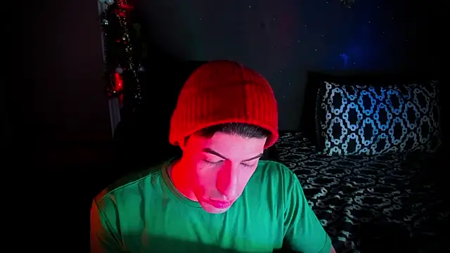 Snapshot of newjeff chatting on 12/22/25, 12:24 newjeff online show from 12/22/25, 12:24