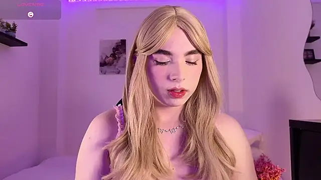 Snapshot of meloddysky chatting on 01/17/25, 02:18 meloddysky online show from 01/17/25, 02:18