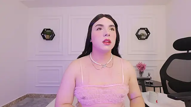 Snapshot of meloddysky chatting on 10/08/25, 02:58 meloddysky online show from 10/08/25, 02:58