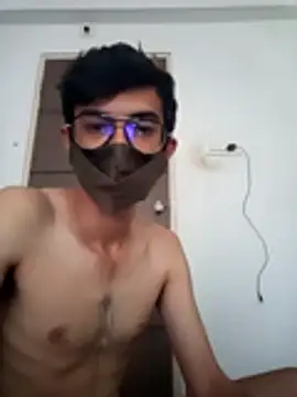 Snapshot of vamphunt130 chatting on 11/08/25, 07:19 vamphunt130 online show from 11/08/25, 07:19