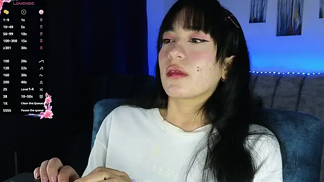Snapshot of ZaraDames_ chatting on 10/11/25, 02:33 ZaraDames online show from 10/11/25, 02:33