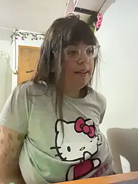 Snapshot of indiegirl666 chatting on 11/23/25, 05:18 indiegirl666 online show from 11/23/25, 05:18