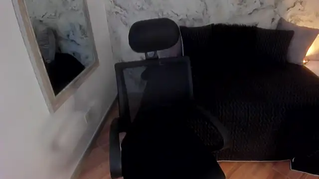 Snapshot of Bella_desi_ chatting on 03/11/25, 12:39 Bella desi online show from 03/11/25, 12:39