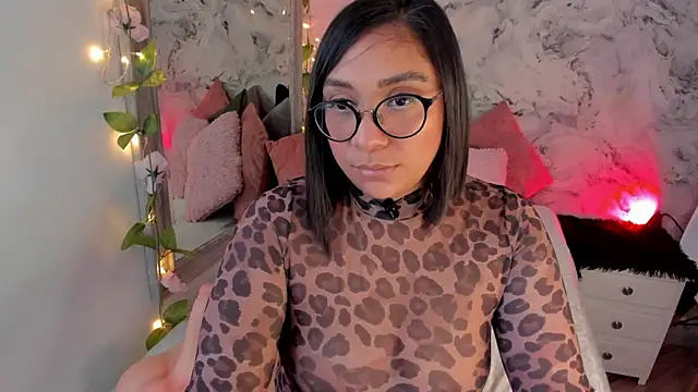 Bella desi  online show from 07/15/26, 12:43