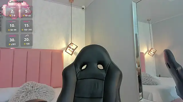 SUNNYCYRUS online show from 09/25/25, 12:31