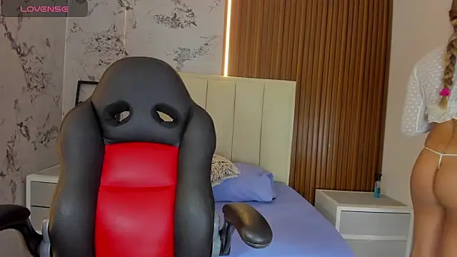 SUNNYCYRUS online show from 11/21/25, 02:16