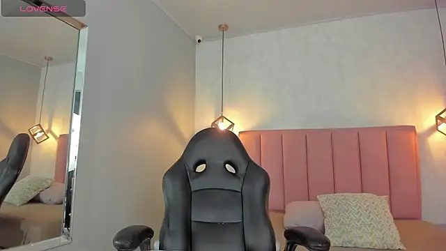 SUNNYCYRUS online show from 03/04/26, 12:33