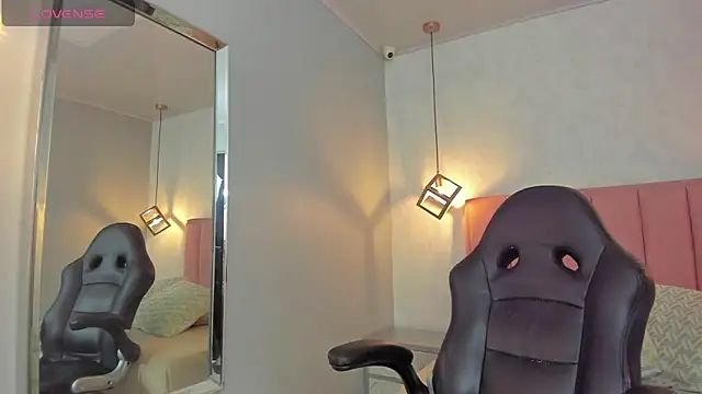 SUNNYCYRUS online show from 03/09/26, 12:42