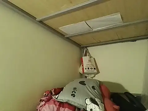 Snapshot of Be-MyMy chatting on 12/04/25, 01:15 Be-MyMy online show from 12/04/25, 01:15