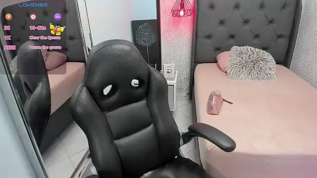 SUZETMONACO online show from 02/24/26, 07:23