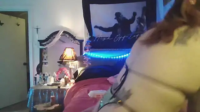 nikkiigees713 online show from 01/09/25, 03:04