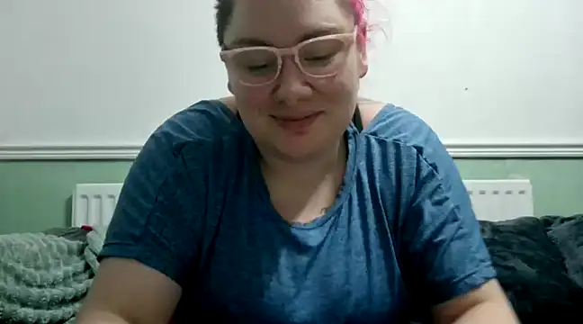 Snapshot of Bustycurves chatting on 12/01/24, 04:29 Bustycurves online show from 12/01/24, 04:29