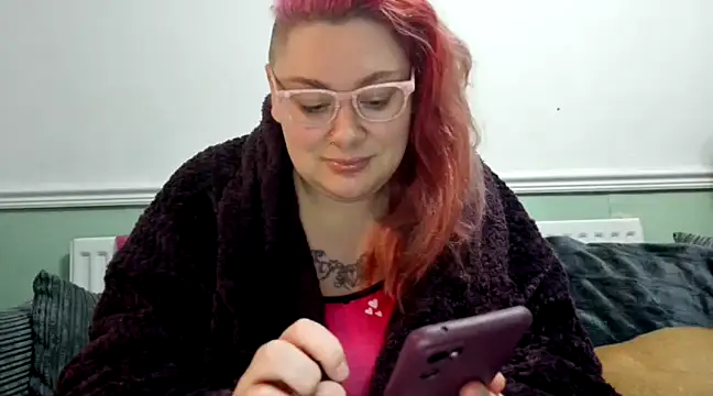 Snapshot of Bustycurves chatting on 12/05/24, 09:28 Bustycurves online show from 12/05/24, 09:28