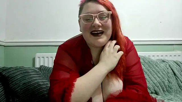 Snapshot of Bustycurves chatting on 12/19/24, 09:06 Bustycurves online show from 12/19/24, 09:06