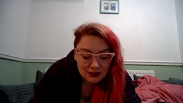 Snapshot of Bustycurves chatting on 02/08/25, 12:06 Bustycurves online show from 02/08/25, 12:06