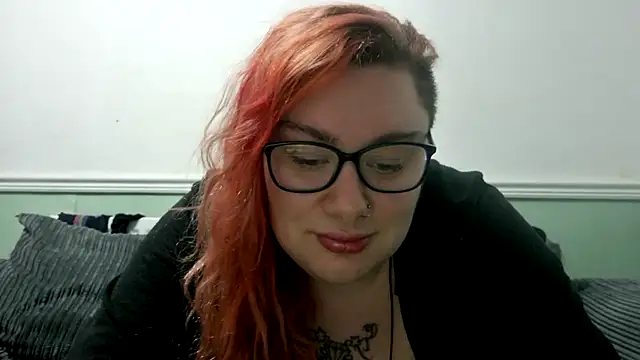 Snapshot of Bustycurves chatting on 02/26/25, 09:48 Bustycurves online show from 02/26/25, 09:48