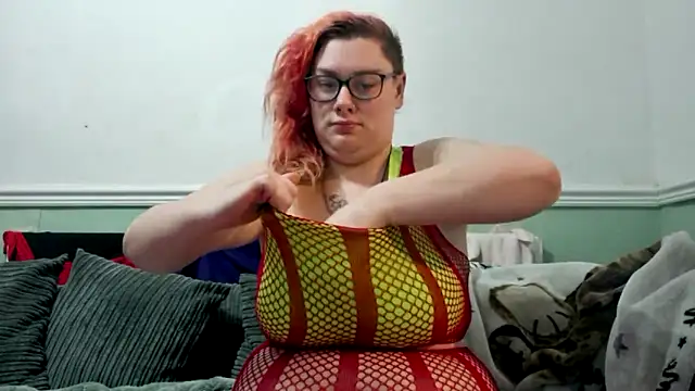 Snapshot of Bustycurves chatting on 03/03/25, 08:21 Bustycurves online show from 03/03/25, 08:21