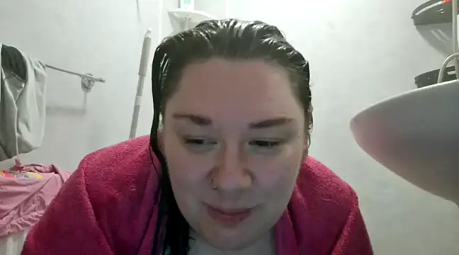 Snapshot of Bustycurves chatting on 03/22/25, 01:32 Bustycurves online show from 03/22/25, 01:32