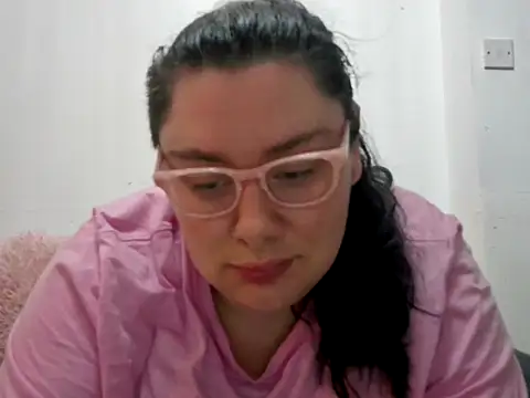 Snapshot of Bustycurves chatting on 10/02/25, 09:00 Bustycurves online show from 10/02/25, 09:00