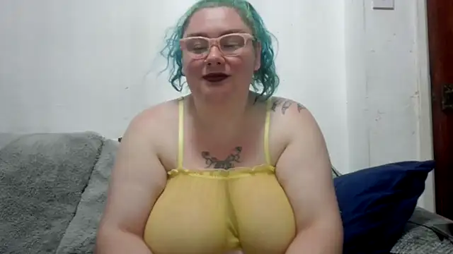 Bustycurves online show from 07/17/26, 09:41