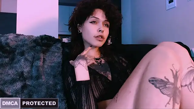 NaughtyLittleFox online show from 10/30/25, 05:20