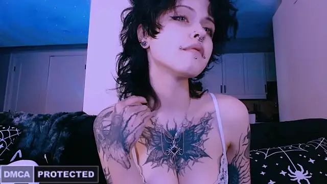 NaughtyLittleFox online show from 04/12/26, 05:12