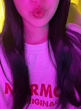 minmin2kk5 online show from 11/27/25, 06:04