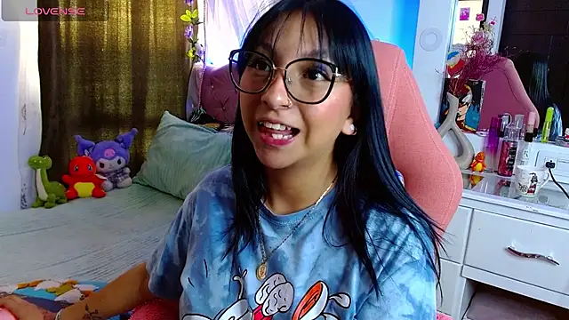 Snapshot of Littlerouse_ chatting on 02/28/25, 10:06 Littlerouse online show from 02/28/25, 10:06