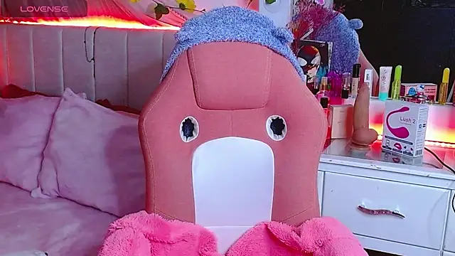 Snapshot of Littlerouse_ chatting on 10/06/25, 11:13 Littlerouse online show from 10/06/25, 11:13