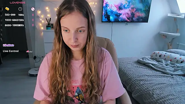 Snapshot of violet_blue_eyes chatting on 02/10/26, 11:36 violet blue eyes online show from 02/10/26, 11:36