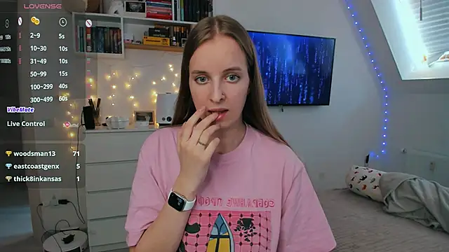 violet blue eyes online show from 03/11/26, 12:55