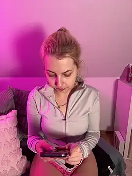 Livewithlucy online show from 01/18/26, 05:39