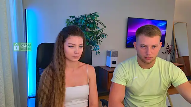 Snapshot of Jony_and_Jessica chatting on 07/11/26, 04:04 Jony and Jessica online show from 07/11/26, 04:04