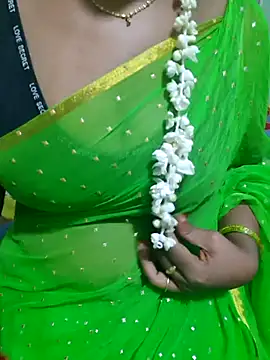 Janavi-janu online show from 11/21/25, 09:35