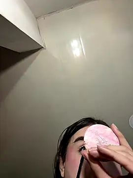 Snapshot of saracaball_ chatting on 11/01/25, 09:50 saracaball online show from 11/01/25, 09:50