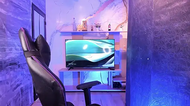 Snapshot of saracaball_ chatting on 11/07/25, 01:00 saracaball online show from 11/07/25, 01:00