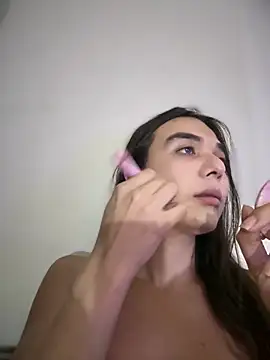 Snapshot of saracaball_ chatting on 11/19/25, 04:12 saracaball online show from 11/19/25, 04:12