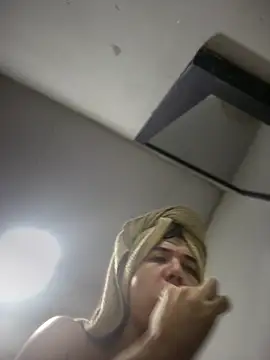 Snapshot of saracaball_ chatting on 02/26/26, 04:33 saracaball online show from 02/26/26, 04:33