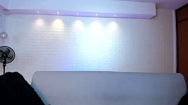 violet scott online show from 12/15/25, 10:41