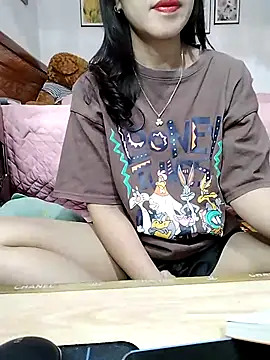 Snapshot of cream1299 chatting on 10/30/25, 08:20 cream1299 online show from 10/30/25, 08:20