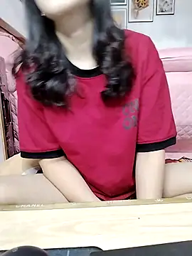 Snapshot of cream1299 chatting on 11/18/25, 03:12 cream1299 online show from 11/18/25, 03:12