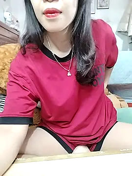 Snapshot of cream1299 chatting on 12/22/25, 01:35 cream1299 online show from 12/22/25, 01:35