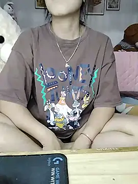 Snapshot of cream1299 chatting on 05/18/26, 10:10 cream1299 online show from 05/18/26, 10:10
