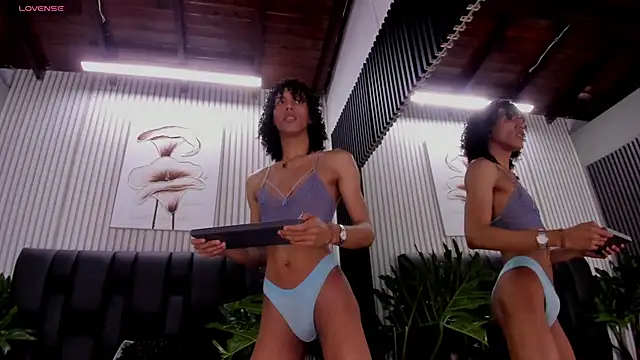 Snapshot of Camille_Cedrik chatting on 09/26/25, 07:40 Camille Cedrik online show from 09/26/25, 07:40